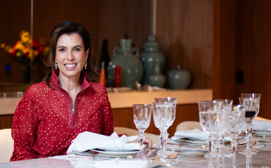 Anna Zogbi: A Alma de Arte em casa Cada peça é uma obra de arte Bem-vindo à Anna Zogbi, a sua loja online de confiança para produtos de beleza excepcionais. Oferecemos uma ampla gama de perfumes, cosméticos, cuidados com a pele e cabelos, selecionados cuidadosamente para atender às suas necessidades e realçar a sua beleza natural. Com marcas renomadas e novidades exclusivas, garantimos qualidade e autenticidade em cada produto. Navegue pelo nosso site e encontre tudo o que você precisa para se sentir confiante e deslumbrante. Aproveite as ofertas especiais e a entrega rápida para todo o Brasil. Perfumaria: onde a beleza se encontra com a excelência.